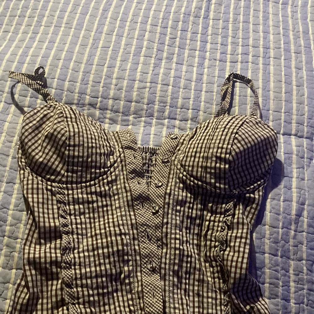 brown and white plaided shirt